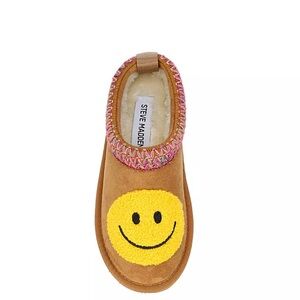 Girls Ugg-like shoe/slipper